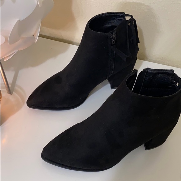 Boots - Picture 3 of 3